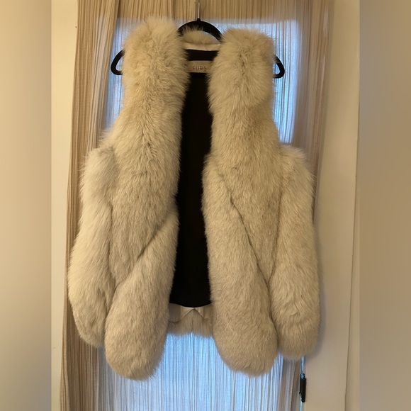 CLASSIC FOX FUR VEST - Picture 2 of 13